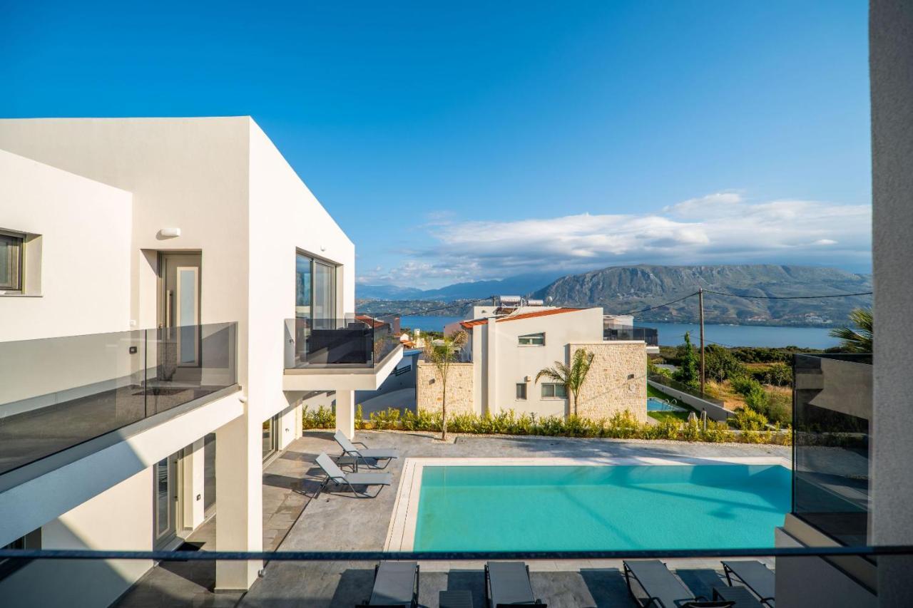 Jarko Luxury Argoulidhes