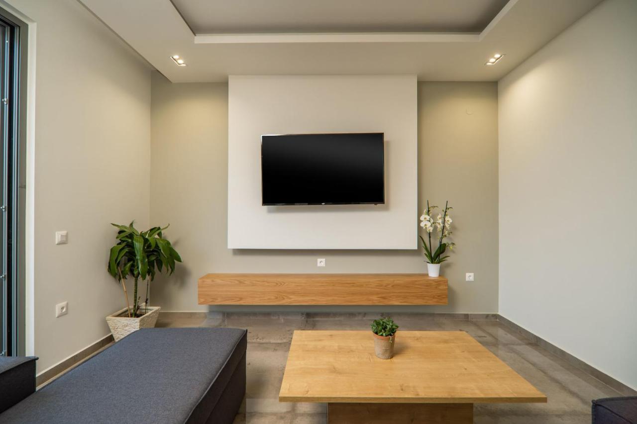 Jarko Luxury Argoulidhes